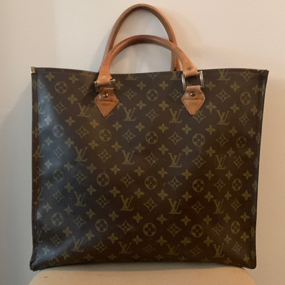 Authentic Louis Vuitton shopper bag.